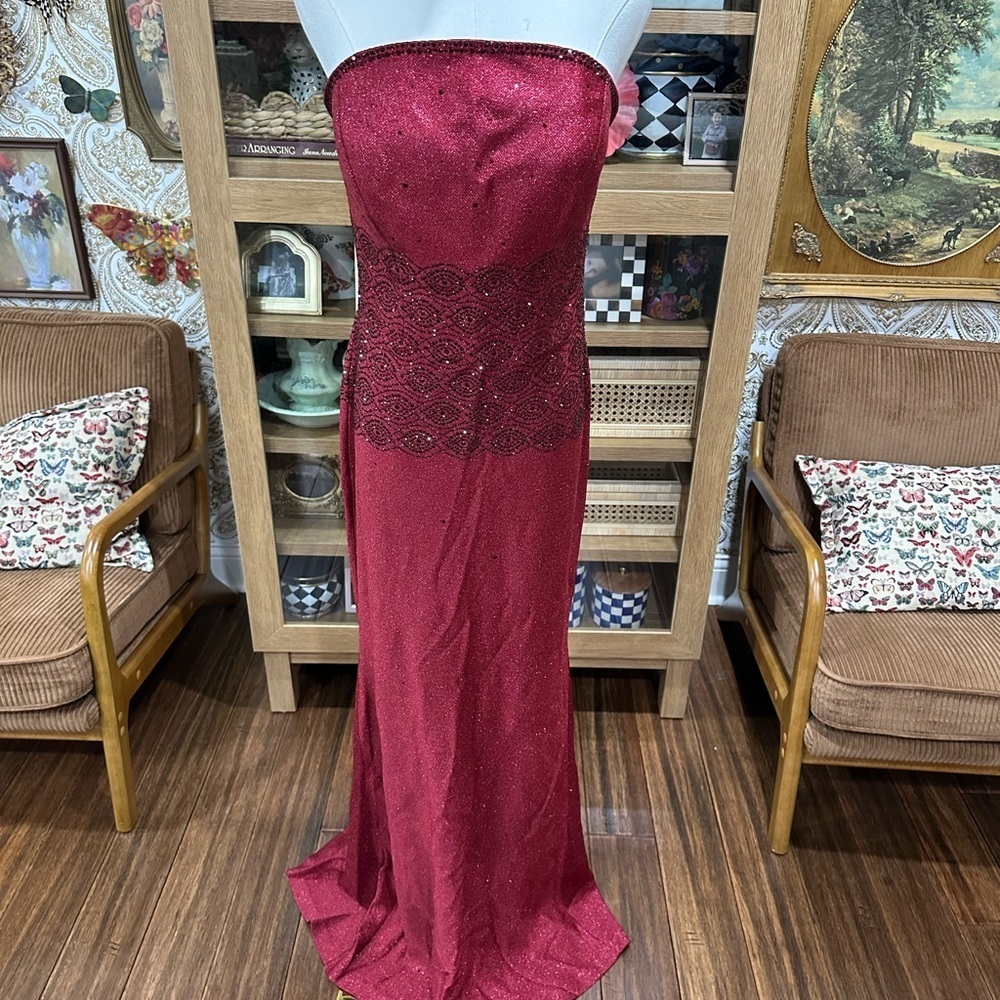 St. John Couture Rare Strapless Crystal Gown Dark Ruby Size 8 NWT